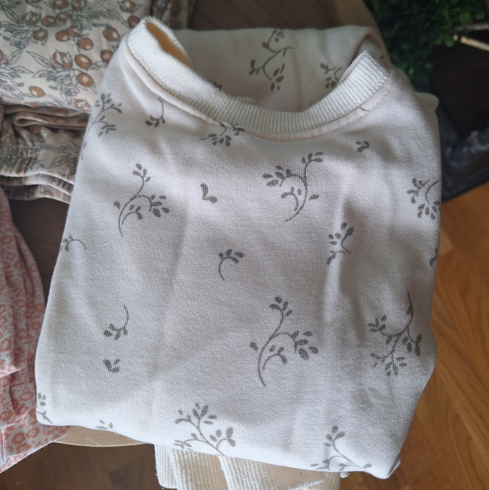 Floral and Patterned Kids Pajamas Set Of 3 - Picture 5 of 10